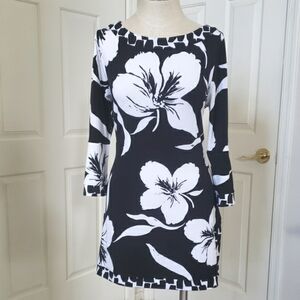 WHITE HOUSE BLACK MARKET Elegant Black White Floral Tunic Top Bell Sleeves